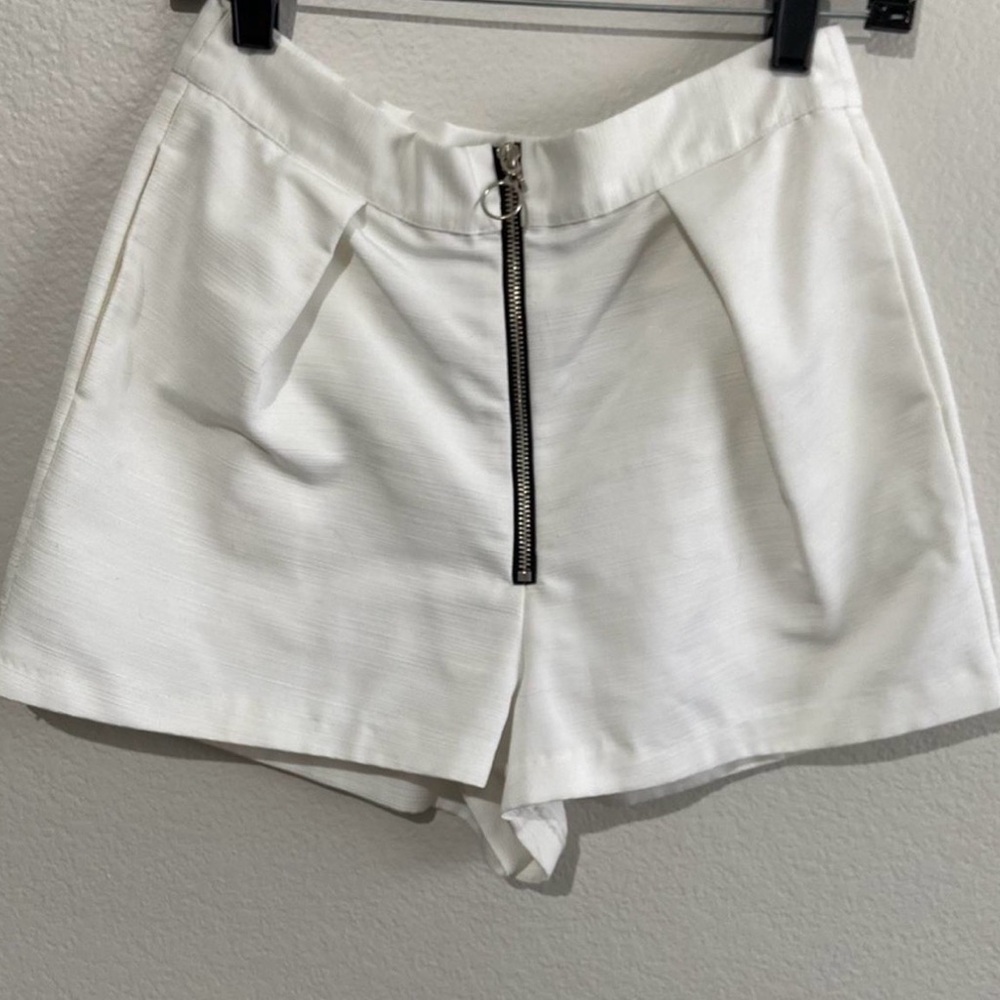 Topshop High Waist White Shorts with Zipper Detail Size 6 Excellent Condition - Picture 4 of 9